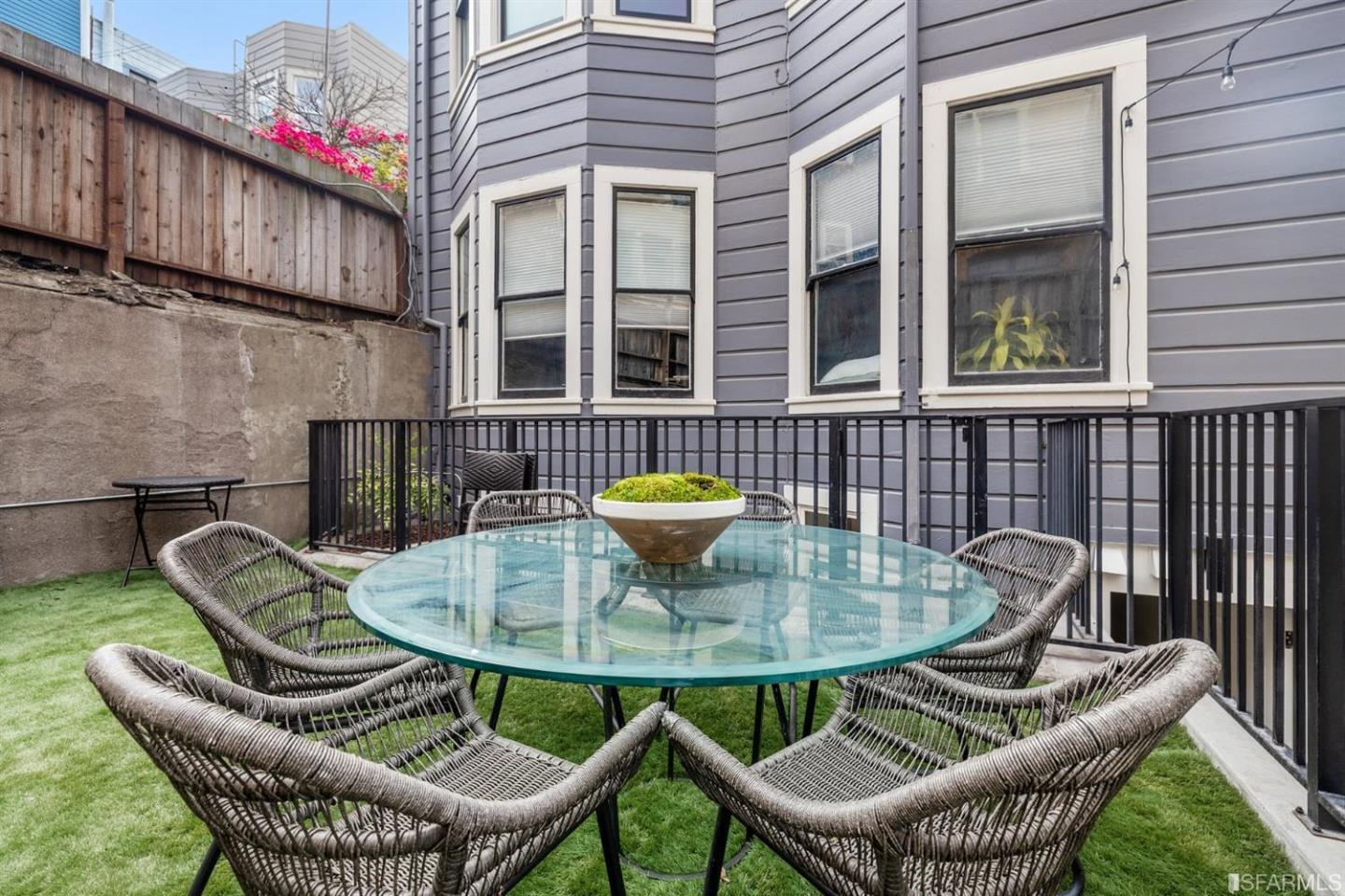 Detail Gallery Image 39 of 48 For 1726 Larkin St, San Francisco,  CA 94109 - 3 Beds | 2 Baths