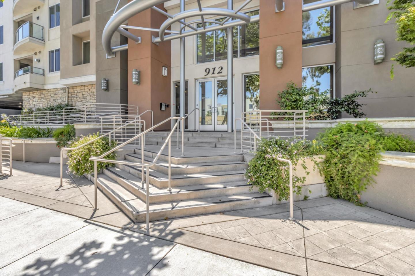 Detail Gallery Image 1 of 1 For 912 Campisi Way #402,  Campbell,  CA 95008 - 3 Beds | 2 Baths