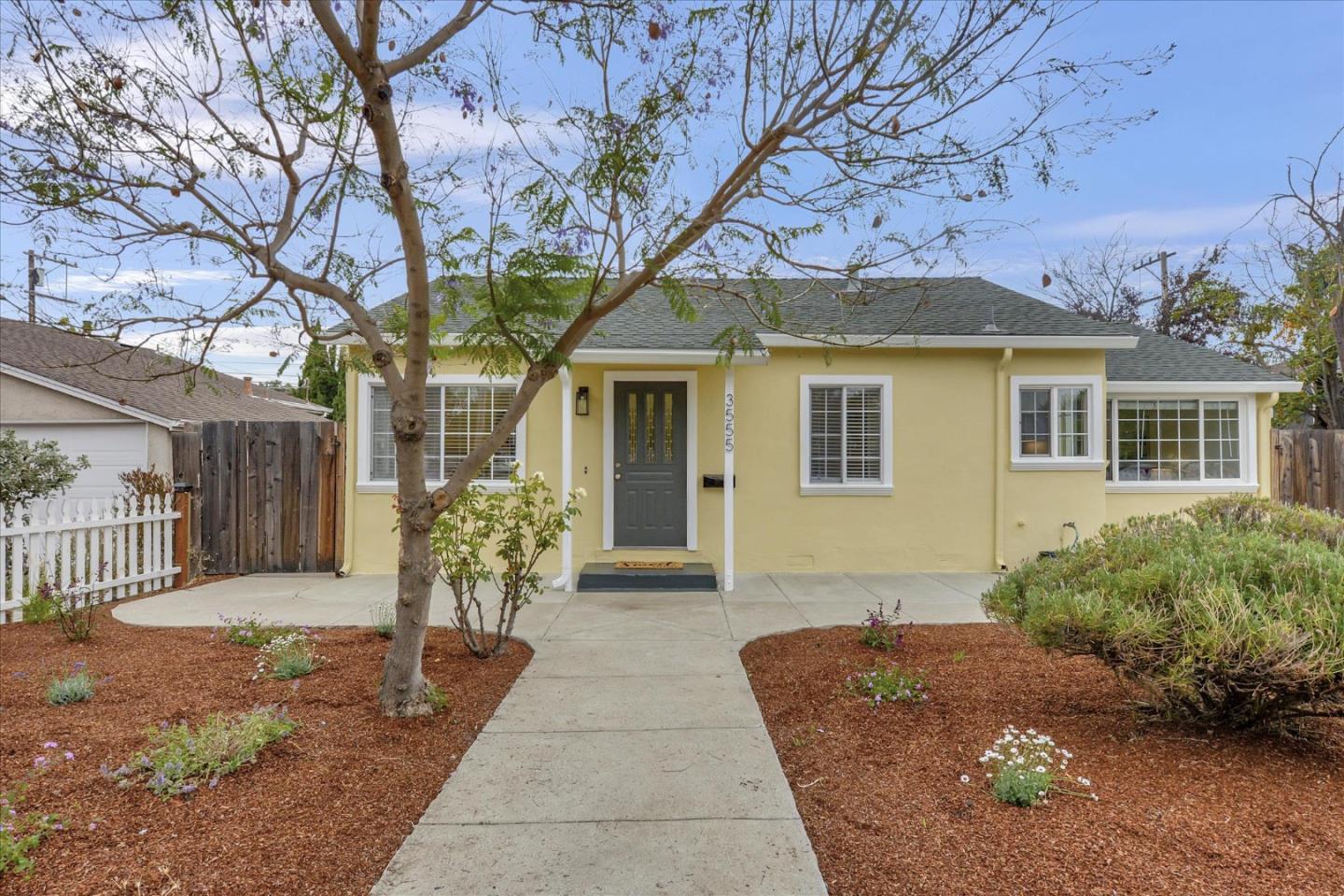 Detail Gallery Image 1 of 1 For 3555 Hoover St, Redwood City,  CA 94063 - 4 Beds | 2 Baths