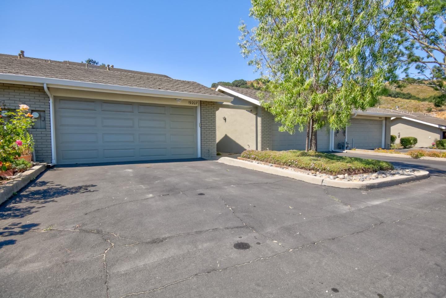 Detail Gallery Image 1 of 1 For 19207 Creekside Ln, Salinas,  CA 93908 - 3 Beds | 2/1 Baths