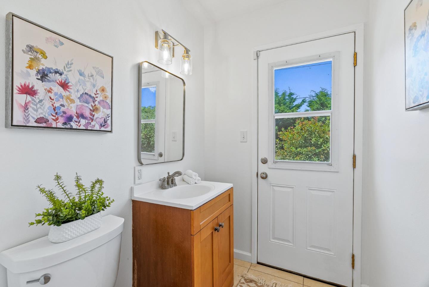 Detail Gallery Image 18 of 59 For 829 Monterey Ave, Capitola,  CA 95010 - 5 Beds | 2/1 Baths