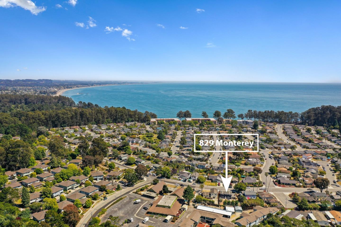 Detail Gallery Image 2 of 59 For 829 Monterey Ave, Capitola,  CA 95010 - 5 Beds | 2/1 Baths