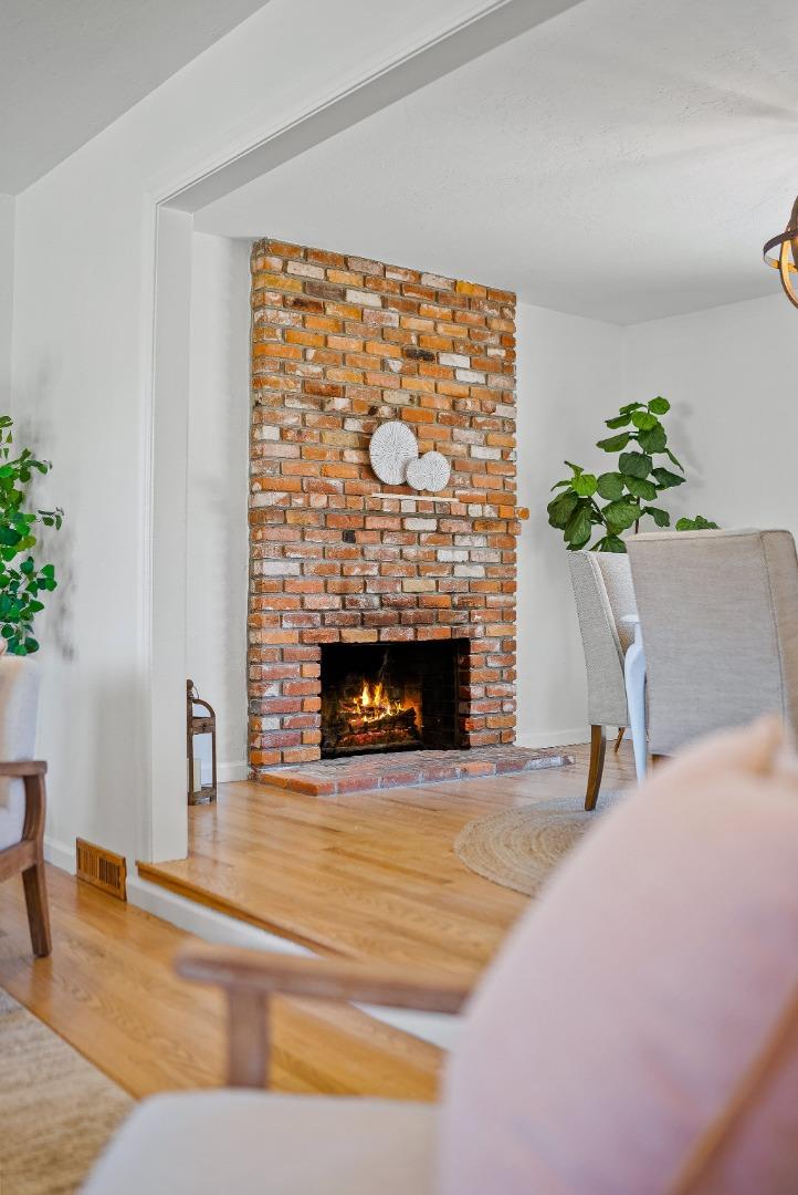 Detail Gallery Image 34 of 59 For 829 Monterey Ave, Capitola,  CA 95010 - 5 Beds | 2/1 Baths