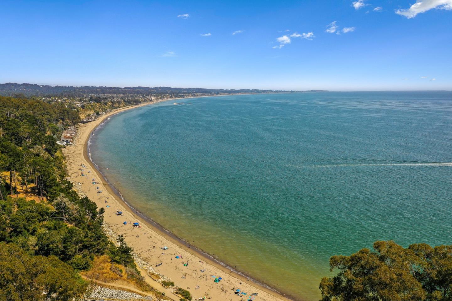 Detail Gallery Image 43 of 59 For 829 Monterey Ave, Capitola,  CA 95010 - 5 Beds | 2/1 Baths