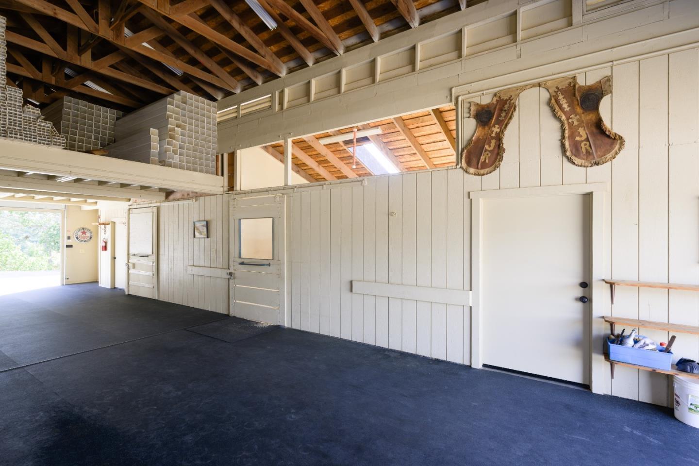 Detail Gallery Image 16 of 35 For 3485 Stable Ln, Santa Cruz,  CA 95065 - 4 Beds | 2 Baths