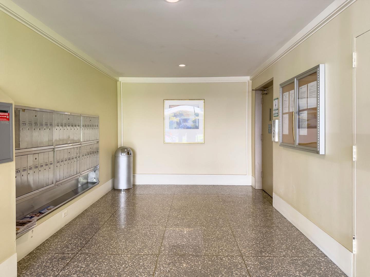 Detail Gallery Image 3 of 39 For 820 N Delaware St #215,  San Mateo,  CA 94401 - 1 Beds | 1 Baths