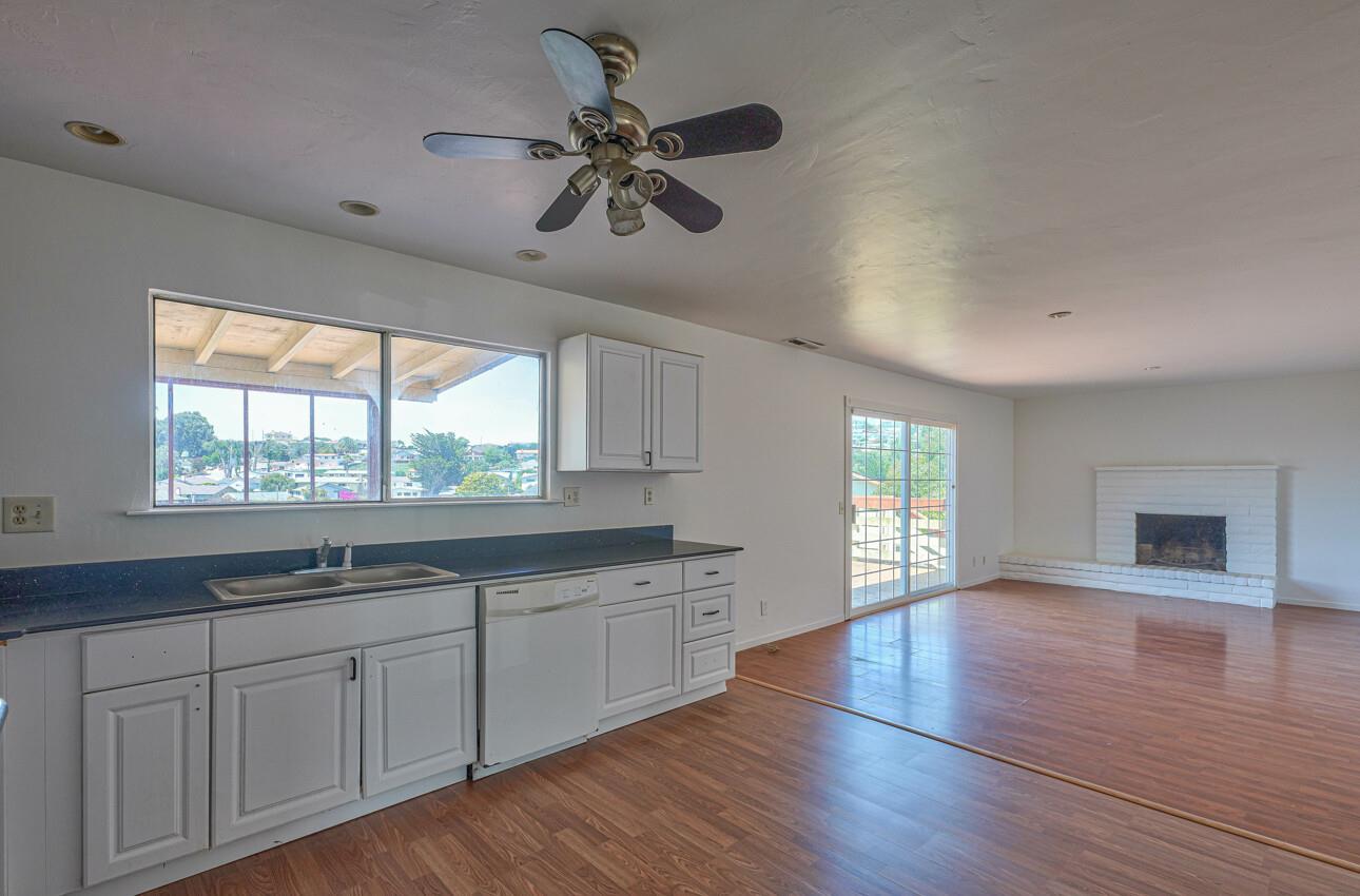 Detail Gallery Image 15 of 41 For 1661 Mescal Ct, Seaside,  CA 93955 - 4 Beds | 2/1 Baths