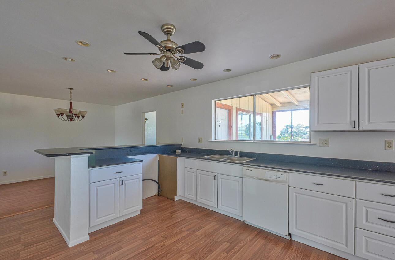Detail Gallery Image 16 of 41 For 1661 Mescal Ct, Seaside,  CA 93955 - 4 Beds | 2/1 Baths