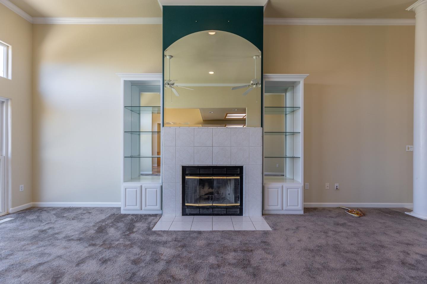 Detail Gallery Image 11 of 32 For 1492 Windsor Ct, Hollister,  CA 95023 - 3 Beds | 2/1 Baths