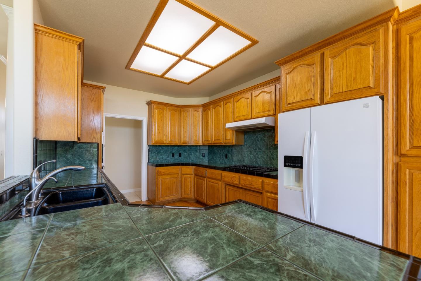 Detail Gallery Image 12 of 32 For 1492 Windsor Ct, Hollister,  CA 95023 - 3 Beds | 2/1 Baths