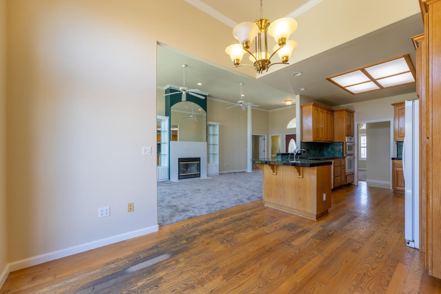 Detail Gallery Image 15 of 32 For 1492 Windsor Ct, Hollister,  CA 95023 - 3 Beds | 2/1 Baths