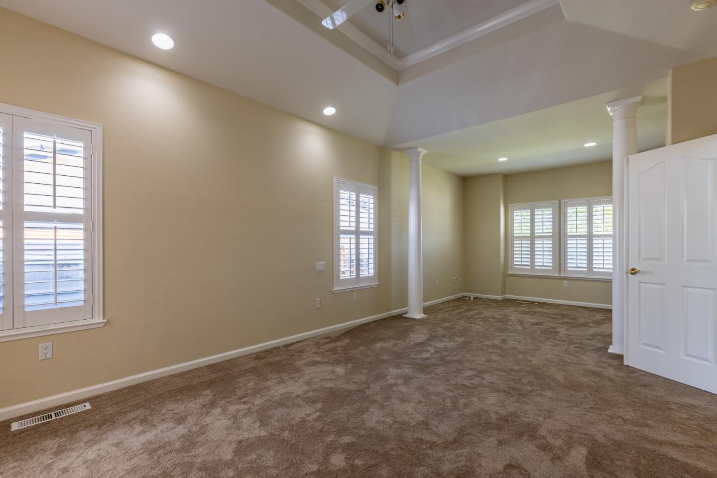 Detail Gallery Image 19 of 32 For 1492 Windsor Ct, Hollister,  CA 95023 - 3 Beds | 2/1 Baths