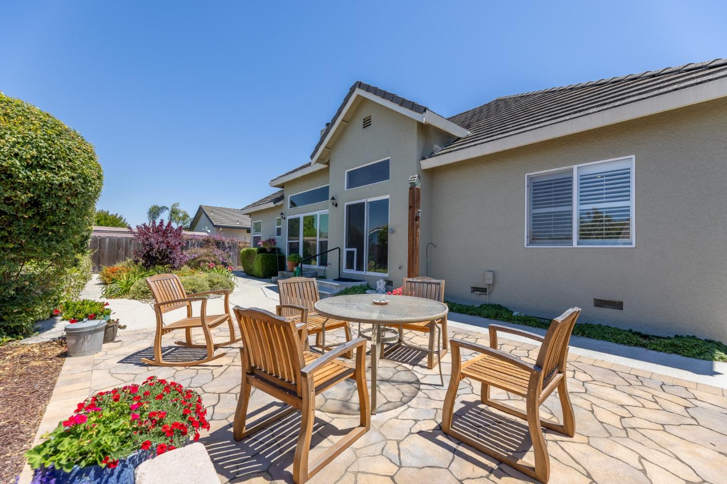 Detail Gallery Image 31 of 32 For 1492 Windsor Ct, Hollister,  CA 95023 - 3 Beds | 2/1 Baths