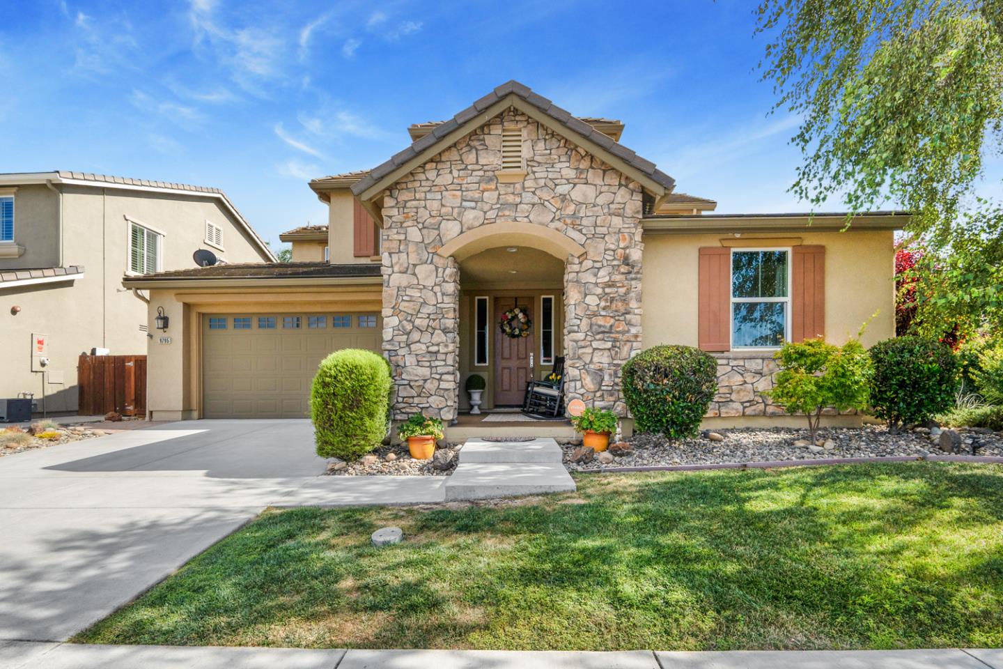 Detail Gallery Image 1 of 1 For 9795 Coyote Moon Ln, Gilroy,  CA 95020 - 4 Beds | 3/1 Baths