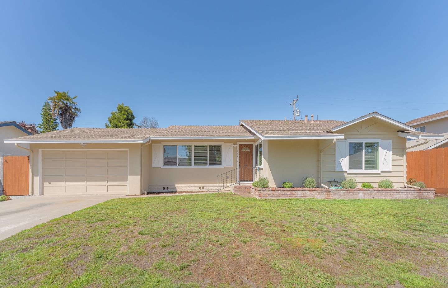 Detail Gallery Image 1 of 1 For 191 Chaucer Dr, Salinas,  CA 93901 - 3 Beds | 2 Baths