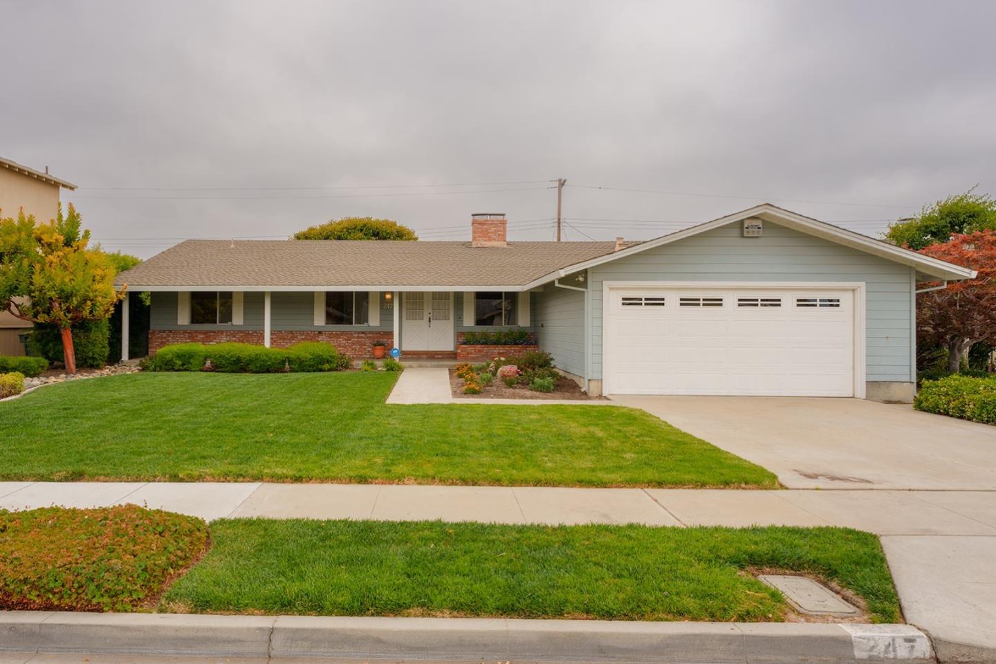 Detail Gallery Image 1 of 1 For 247 Encinada Dr, Salinas,  CA 93901 - 3 Beds | 2 Baths