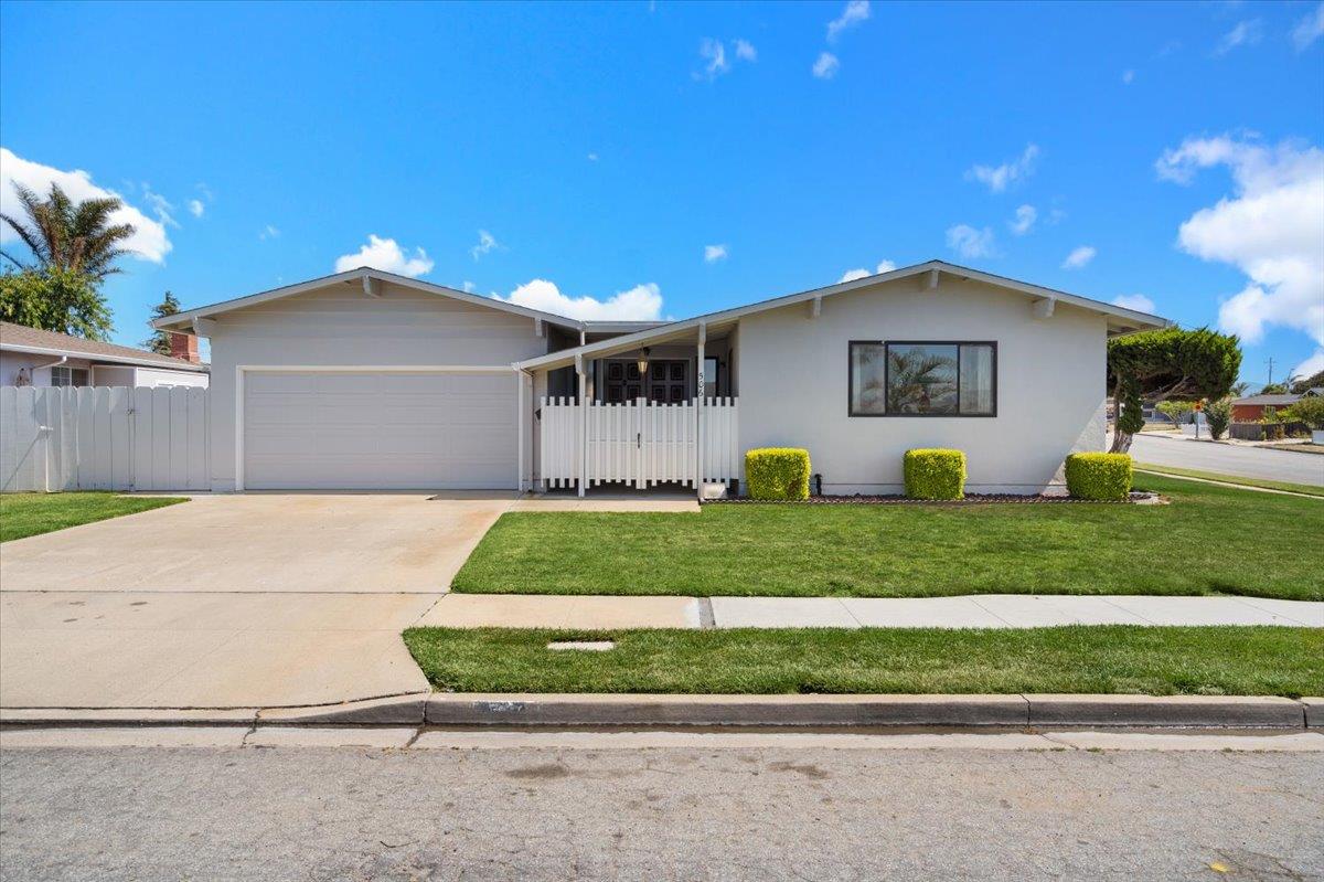 Detail Gallery Image 1 of 1 For 506 Apache Cir, Salinas,  CA 93906 - 3 Beds | 2 Baths