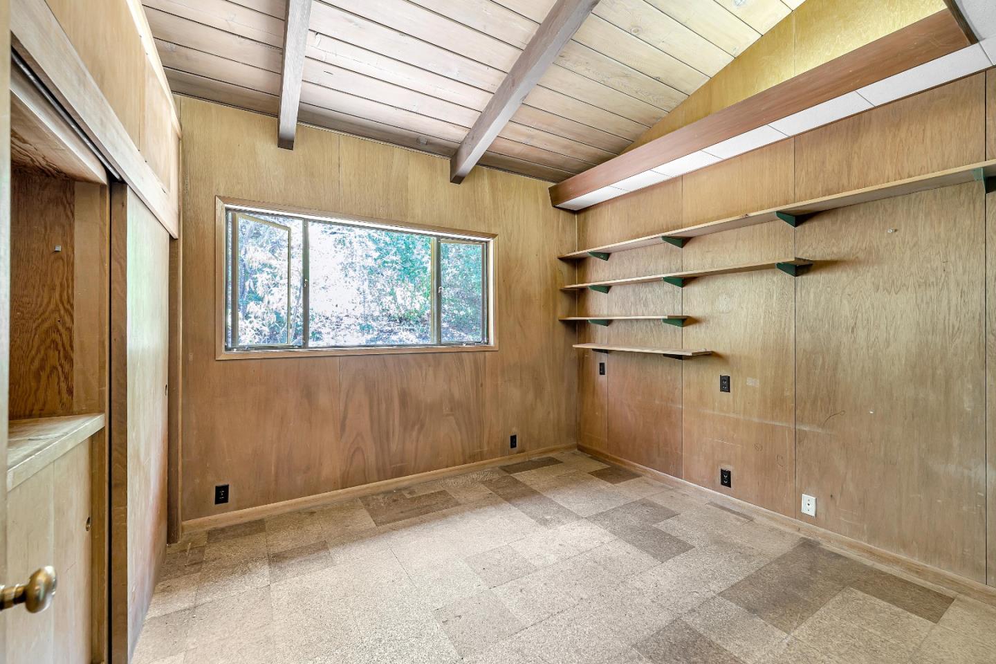 Detail Gallery Image 22 of 56 For 24985 Oneonta Dr, Los Altos Hills,  CA 94022 - 3 Beds | 1/1 Baths