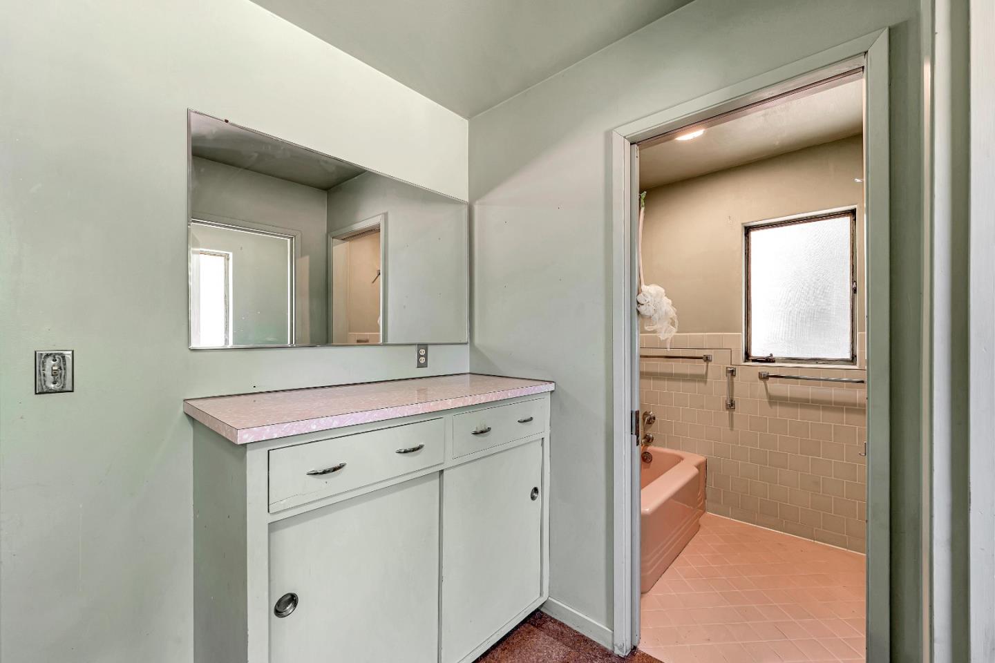 Detail Gallery Image 25 of 56 For 24985 Oneonta Dr, Los Altos Hills,  CA 94022 - 3 Beds | 1/1 Baths