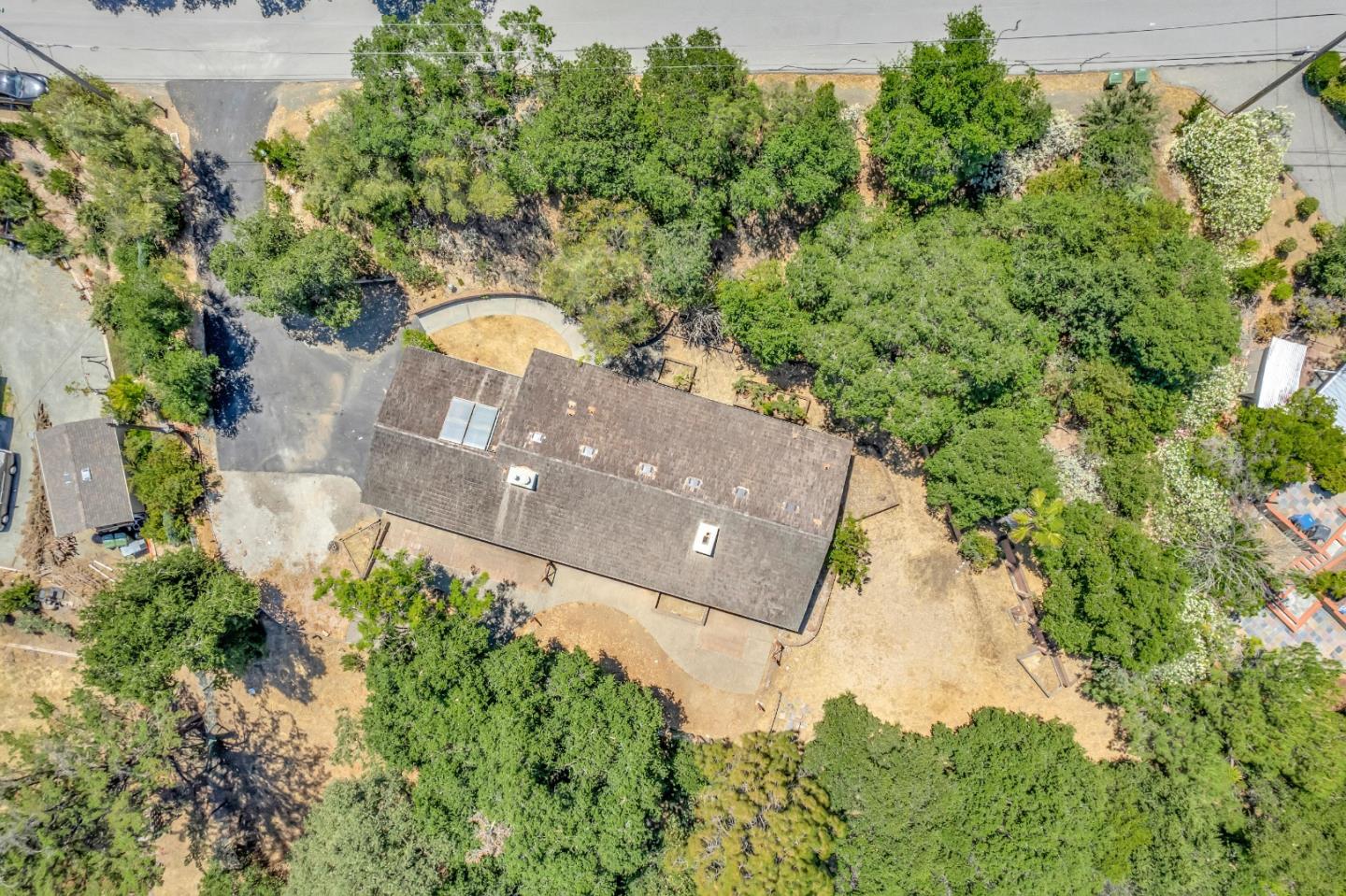 Detail Gallery Image 46 of 56 For 24985 Oneonta Dr, Los Altos Hills,  CA 94022 - 3 Beds | 1/1 Baths
