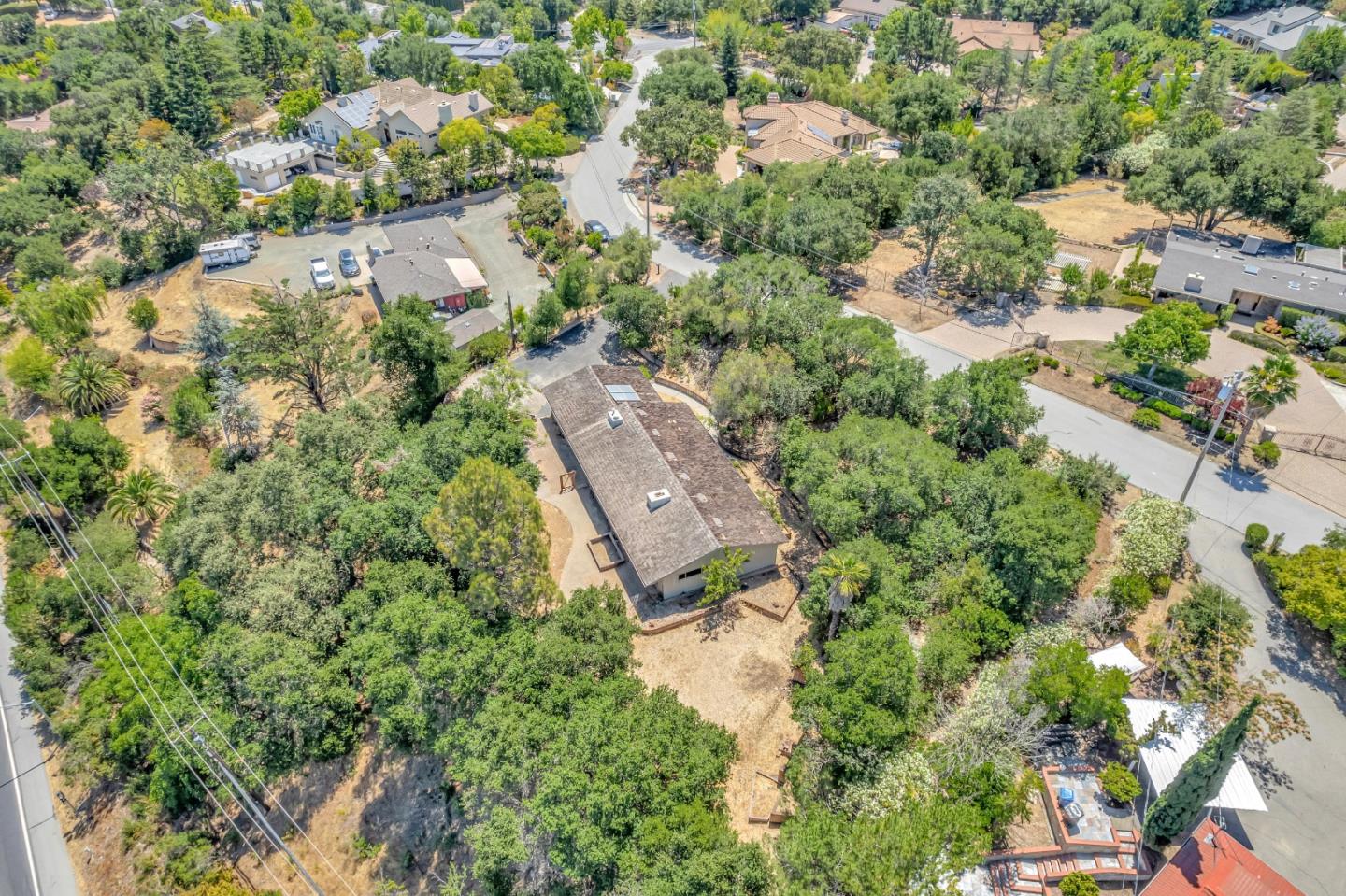 Detail Gallery Image 47 of 56 For 24985 Oneonta Dr, Los Altos Hills,  CA 94022 - 3 Beds | 1/1 Baths