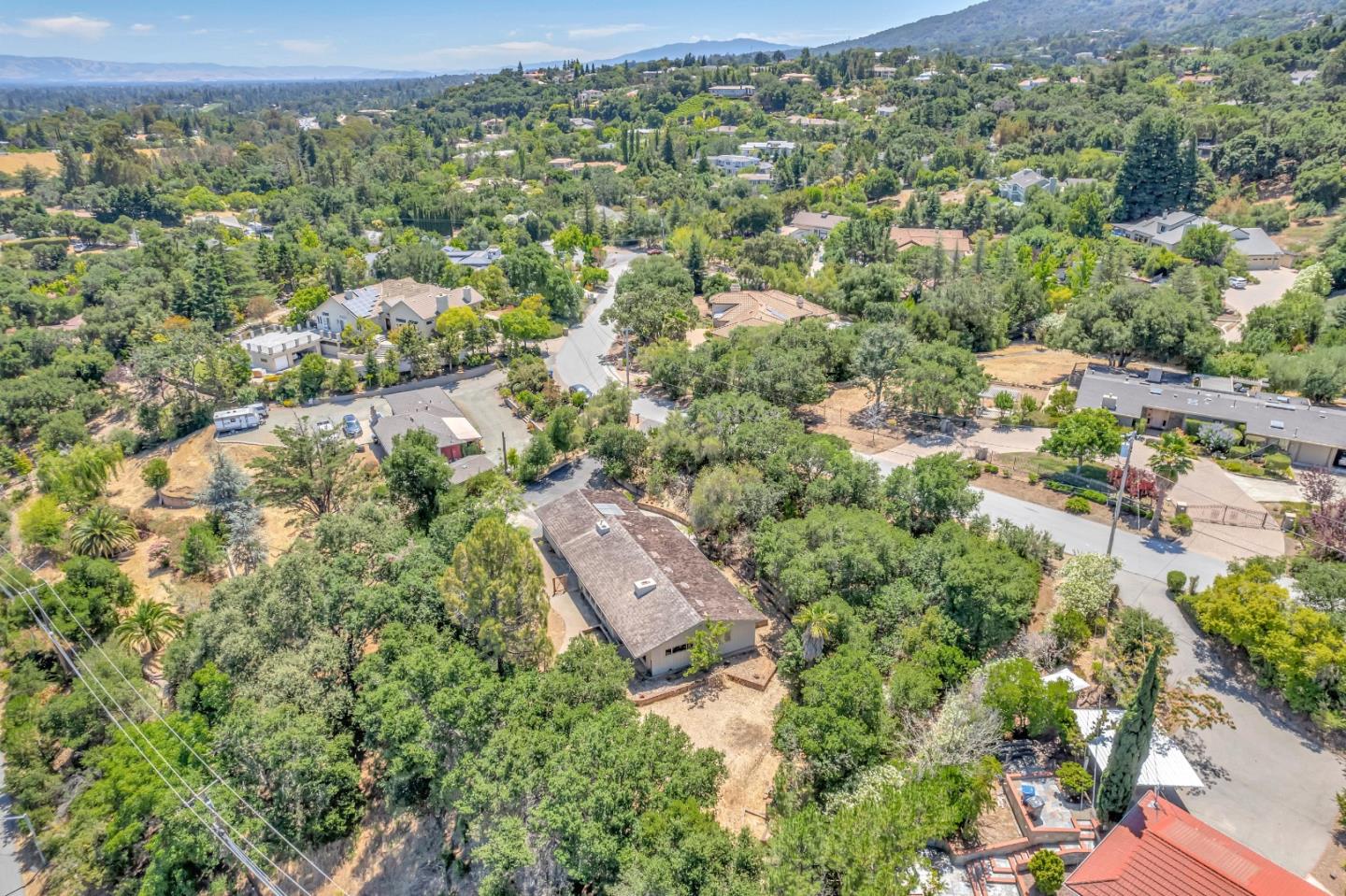 Detail Gallery Image 48 of 56 For 24985 Oneonta Dr, Los Altos Hills,  CA 94022 - 3 Beds | 1/1 Baths