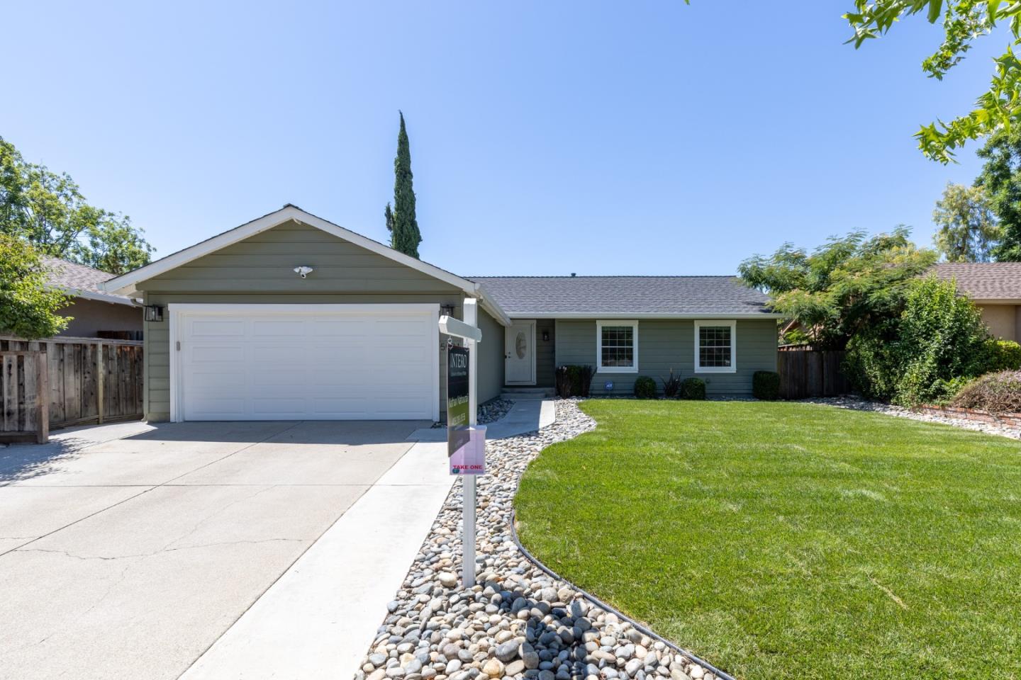 Detail Gallery Image 1 of 1 For 5921 Garces Ave, San Jose,  CA 95123 - 4 Beds | 2 Baths