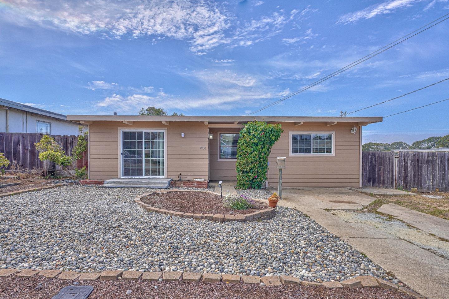 Detail Gallery Image 1 of 1 For 2055 Mariposa St, Seaside,  CA 93955 - 3 Beds | 1 Baths