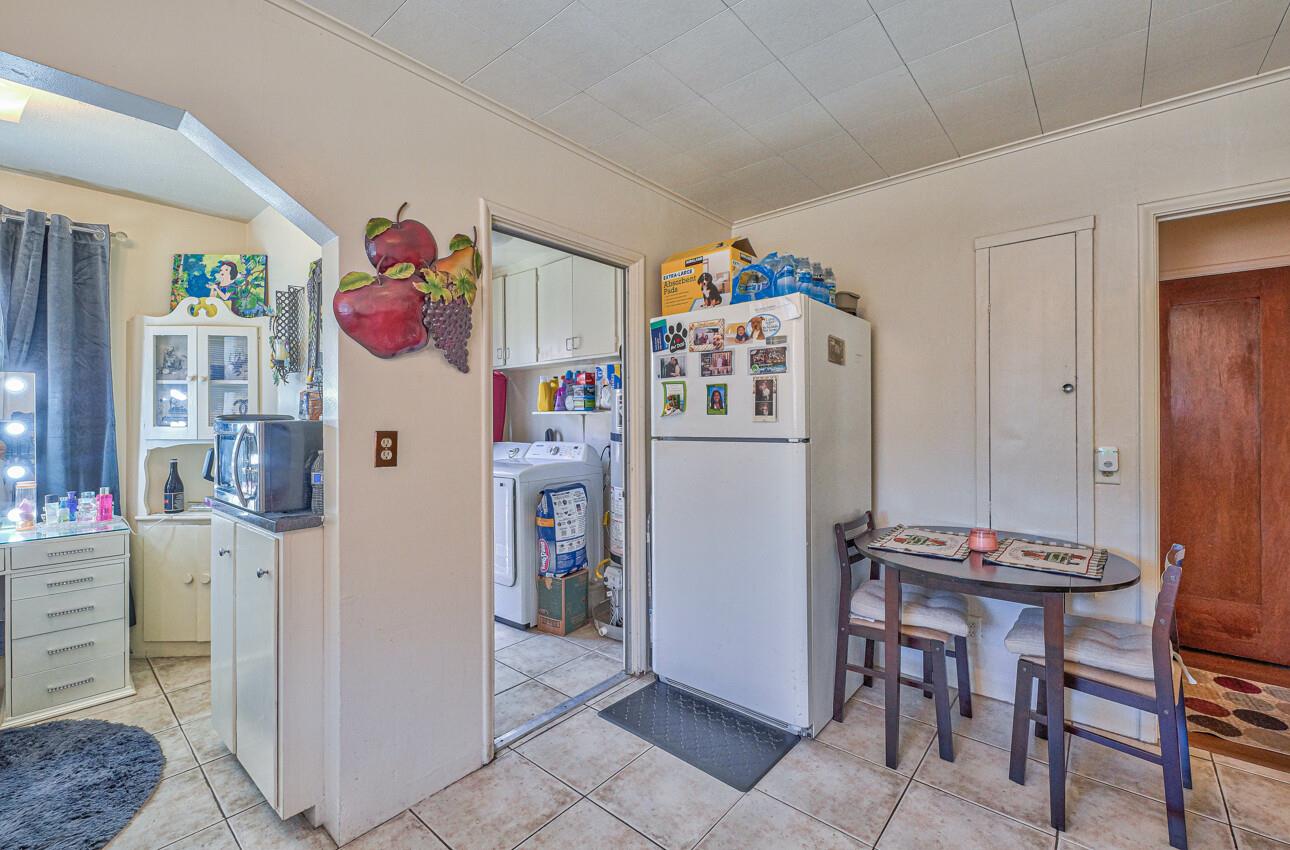 Detail Gallery Image 11 of 37 For 339 Central Ave a and B,  Salinas,  CA 93901 - 3 Beds | 2 Baths