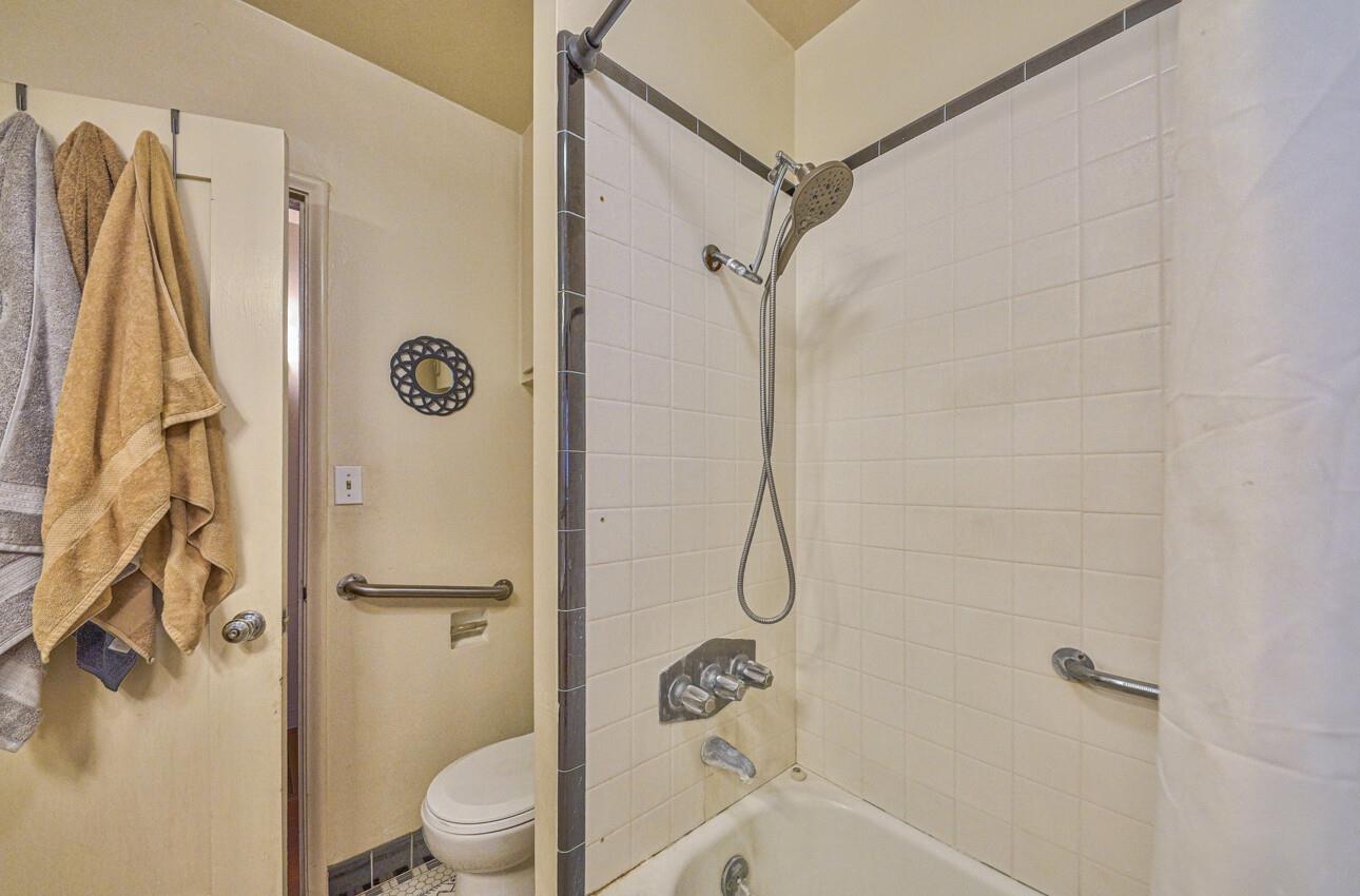 Detail Gallery Image 17 of 37 For 339 Central Ave a and B,  Salinas,  CA 93901 - 3 Beds | 2 Baths