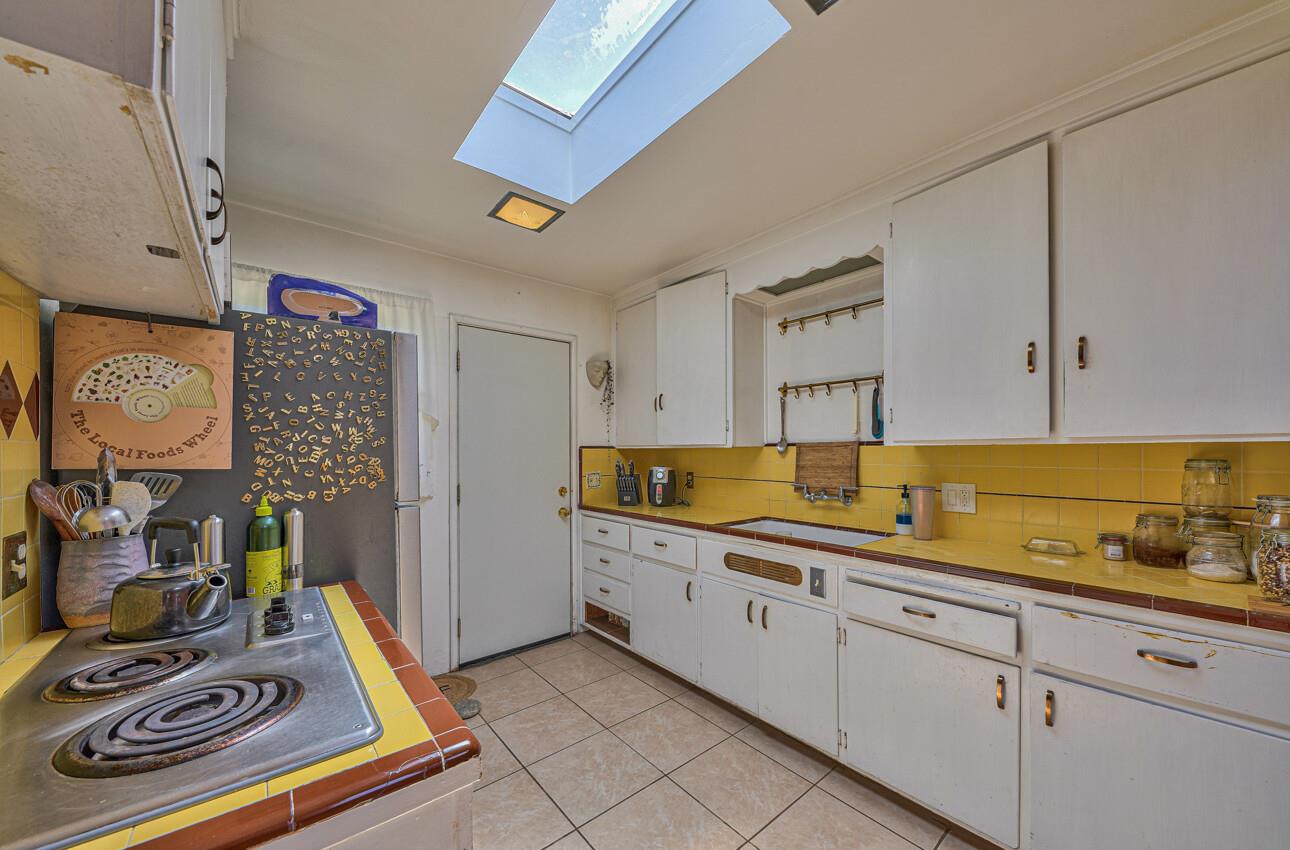 Detail Gallery Image 29 of 37 For 339 Central Ave a and B,  Salinas,  CA 93901 - 3 Beds | 2 Baths