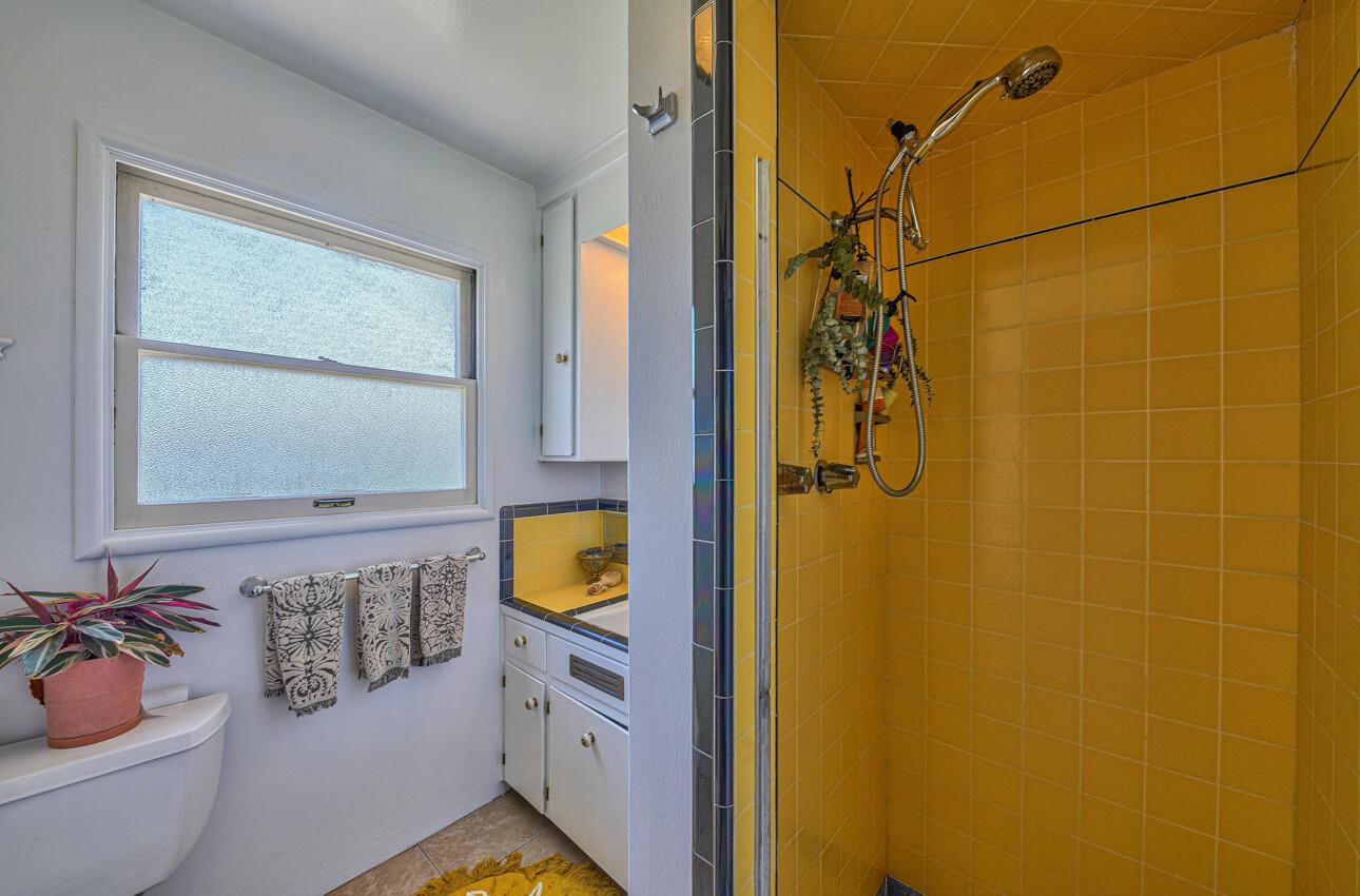 Detail Gallery Image 34 of 37 For 339 Central Ave a and B,  Salinas,  CA 93901 - 3 Beds | 2 Baths