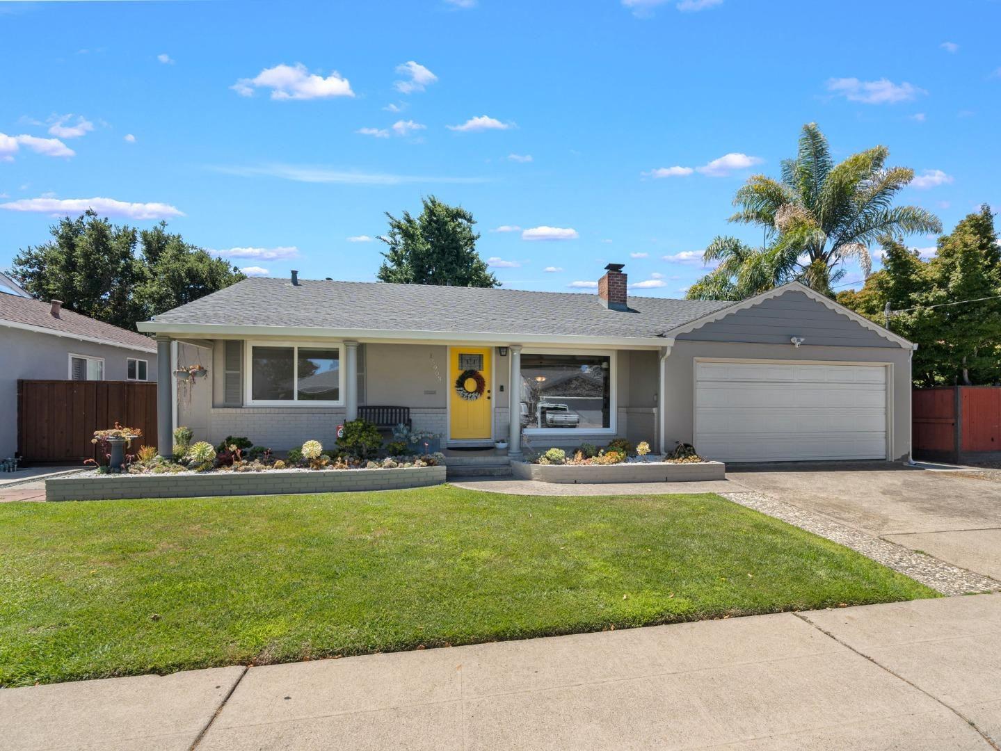 Detail Gallery Image 1 of 1 For 15903 via Cordoba, San Lorenzo,  CA 94580 - 3 Beds | 2 Baths