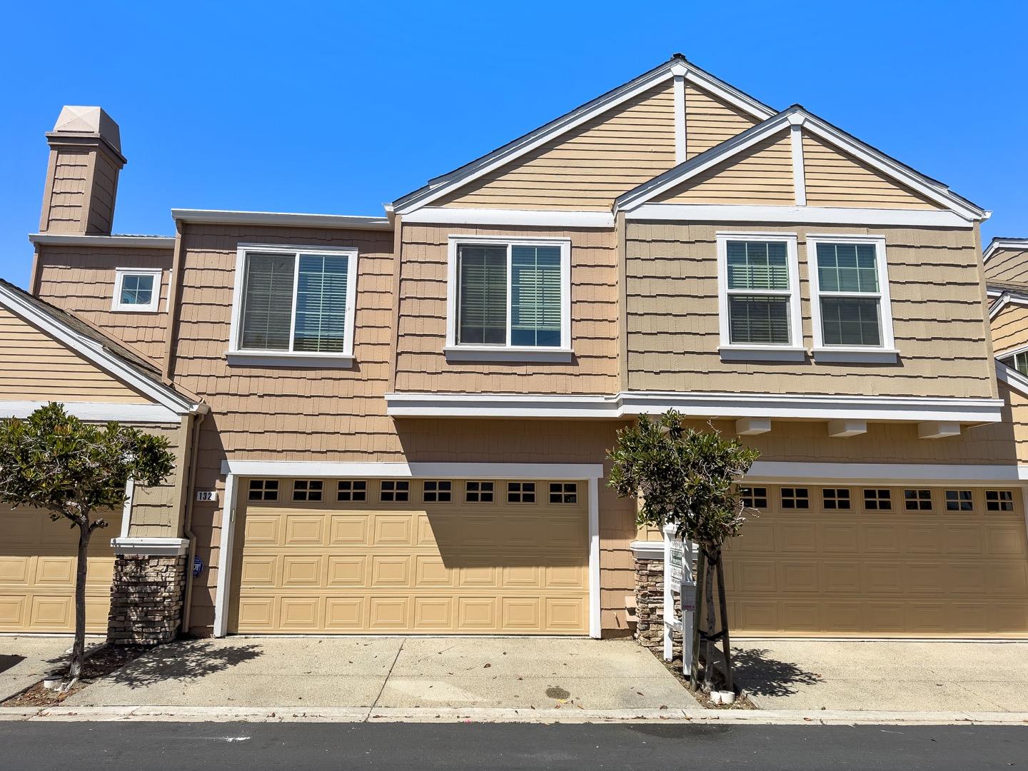 Detail Gallery Image 1 of 1 For 132 Positano Cir, Redwood City,  CA 94065 - 3 Beds | 2/1 Baths