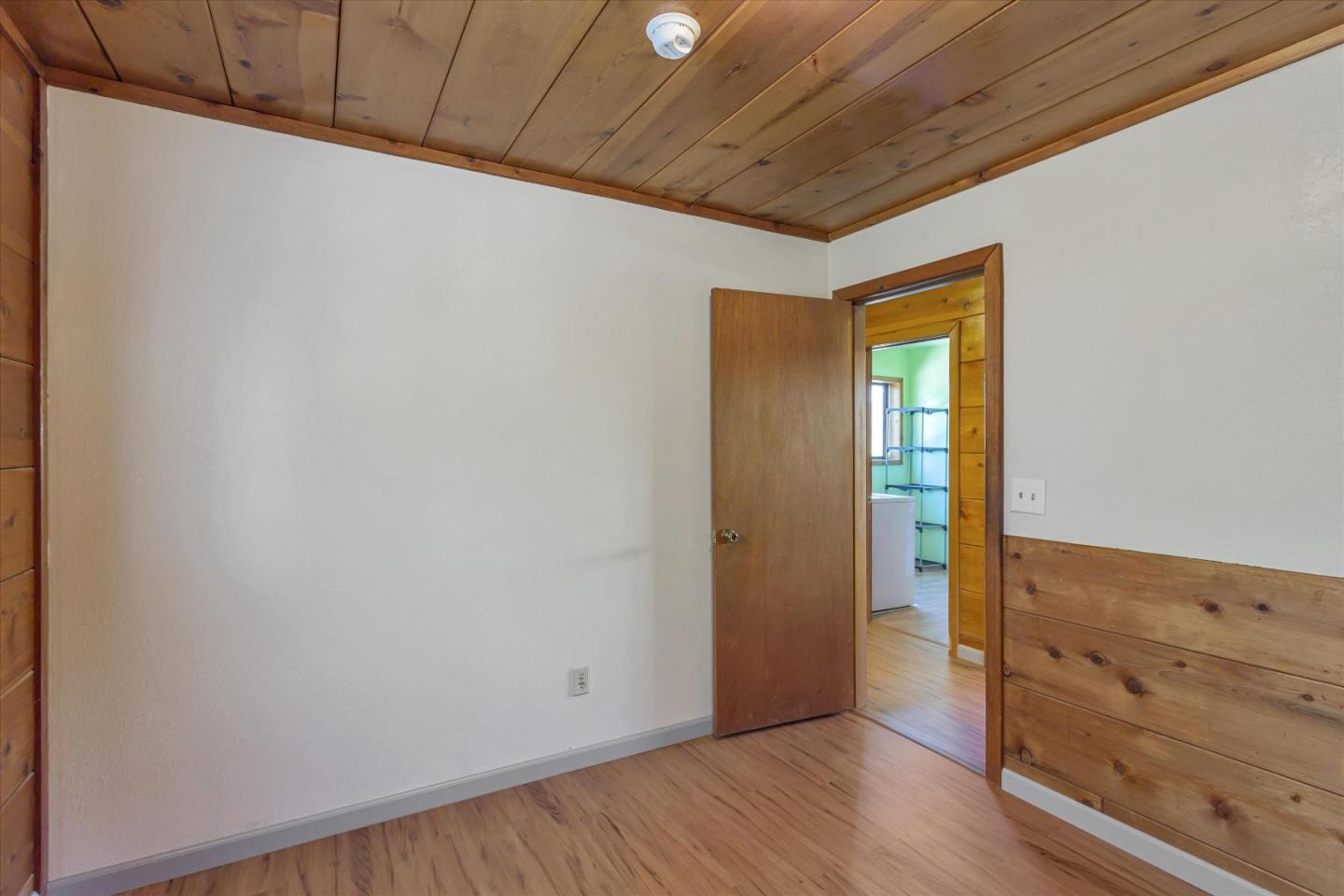 Detail Gallery Image 19 of 48 For 29958 Frisby Rd, Round Mountain,  CA 96084 - 2 Beds | 1 Baths