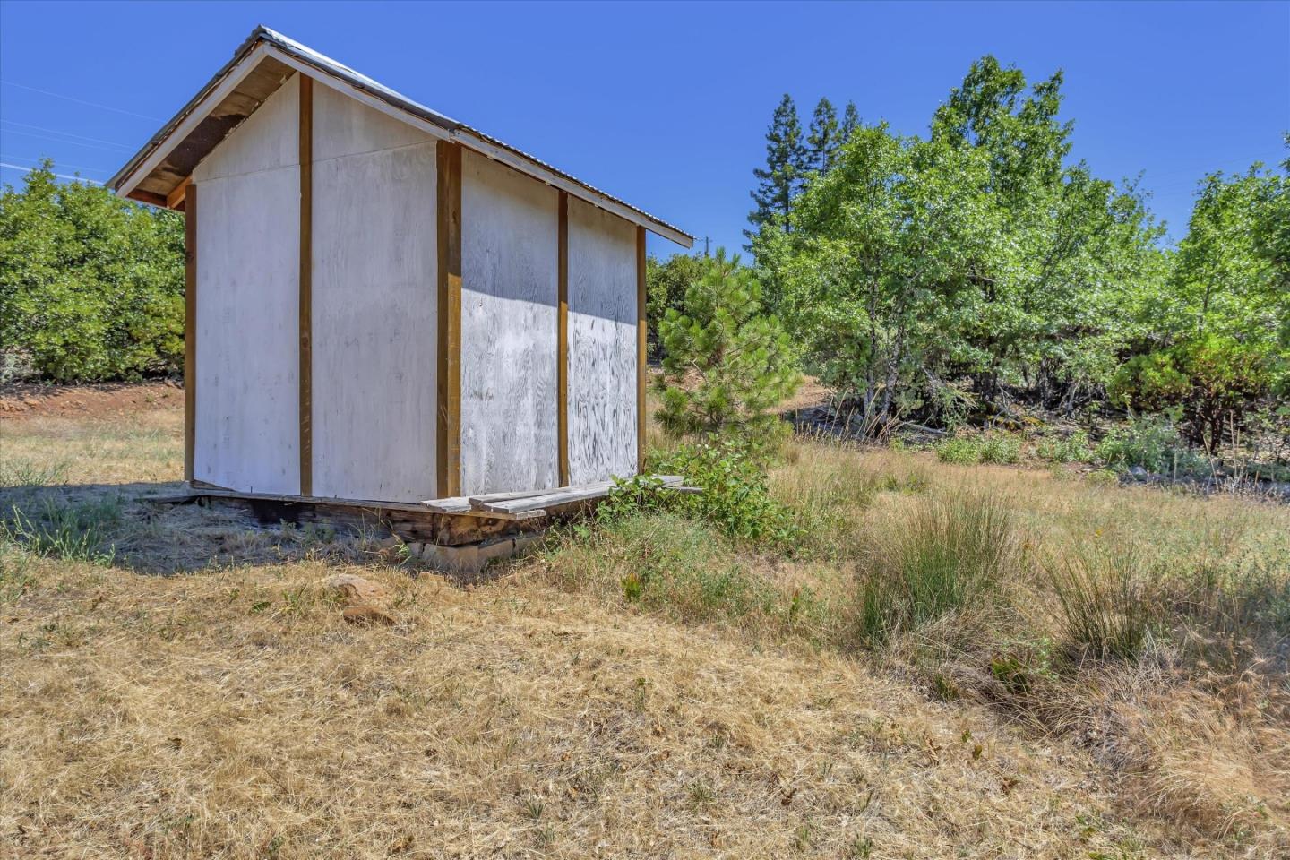 Detail Gallery Image 31 of 48 For 29958 Frisby Rd, Round Mountain,  CA 96084 - 2 Beds | 1 Baths