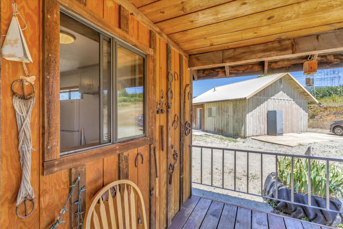 Detail Gallery Image 6 of 48 For 29958 Frisby Rd, Round Mountain,  CA 96084 - 2 Beds | 1 Baths