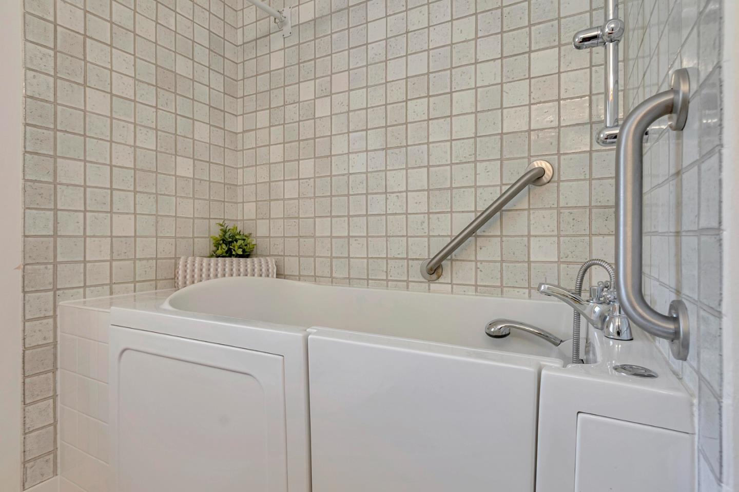 Detail Gallery Image 28 of 39 For 18001 Arlee Dr, Monte Sereno,  CA 95030 - 4 Beds | 2 Baths