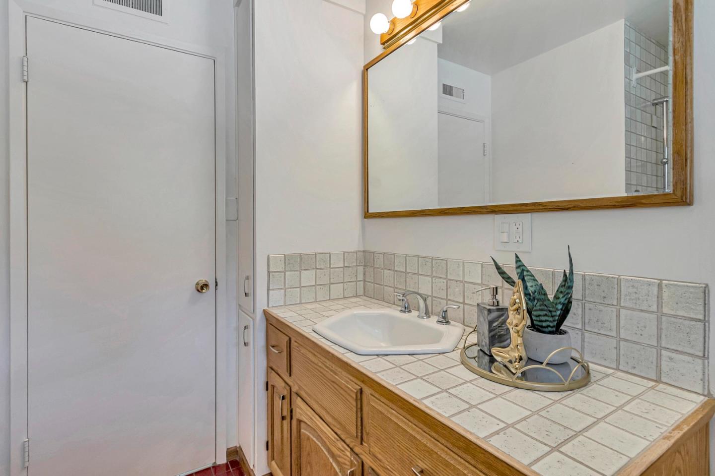 Detail Gallery Image 29 of 39 For 18001 Arlee Dr, Monte Sereno,  CA 95030 - 4 Beds | 2 Baths