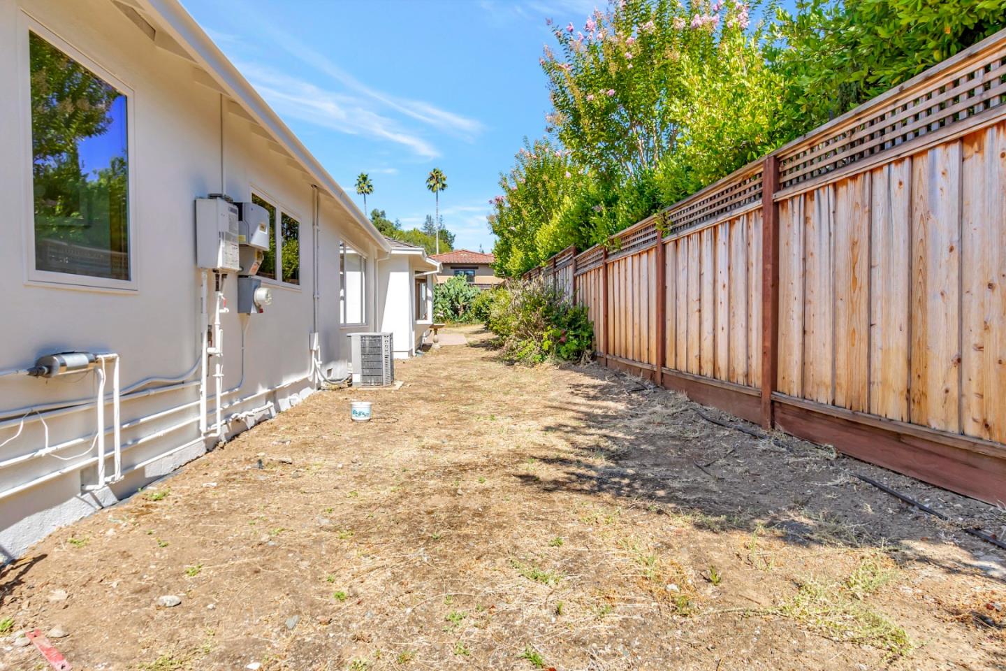 Detail Gallery Image 37 of 39 For 18001 Arlee Dr, Monte Sereno,  CA 95030 - 4 Beds | 2 Baths
