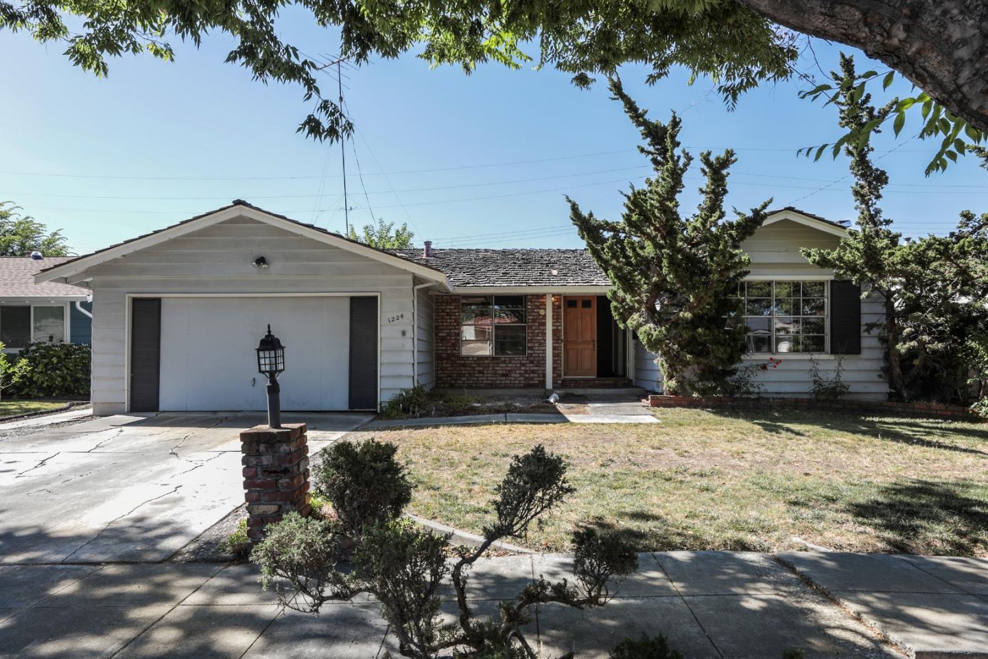 Detail Gallery Image 1 of 1 For 1224 Lynhurst Way, San Jose,  CA 95118 - 4 Beds | 2 Baths