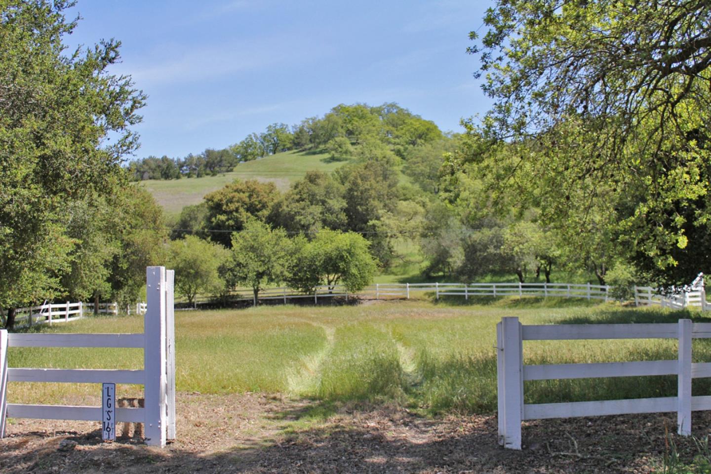 Detail Gallery Image 1 of 10 For 0 Twin Oaks Dr, Los Gatos,  CA 95032 - – Beds | – Baths