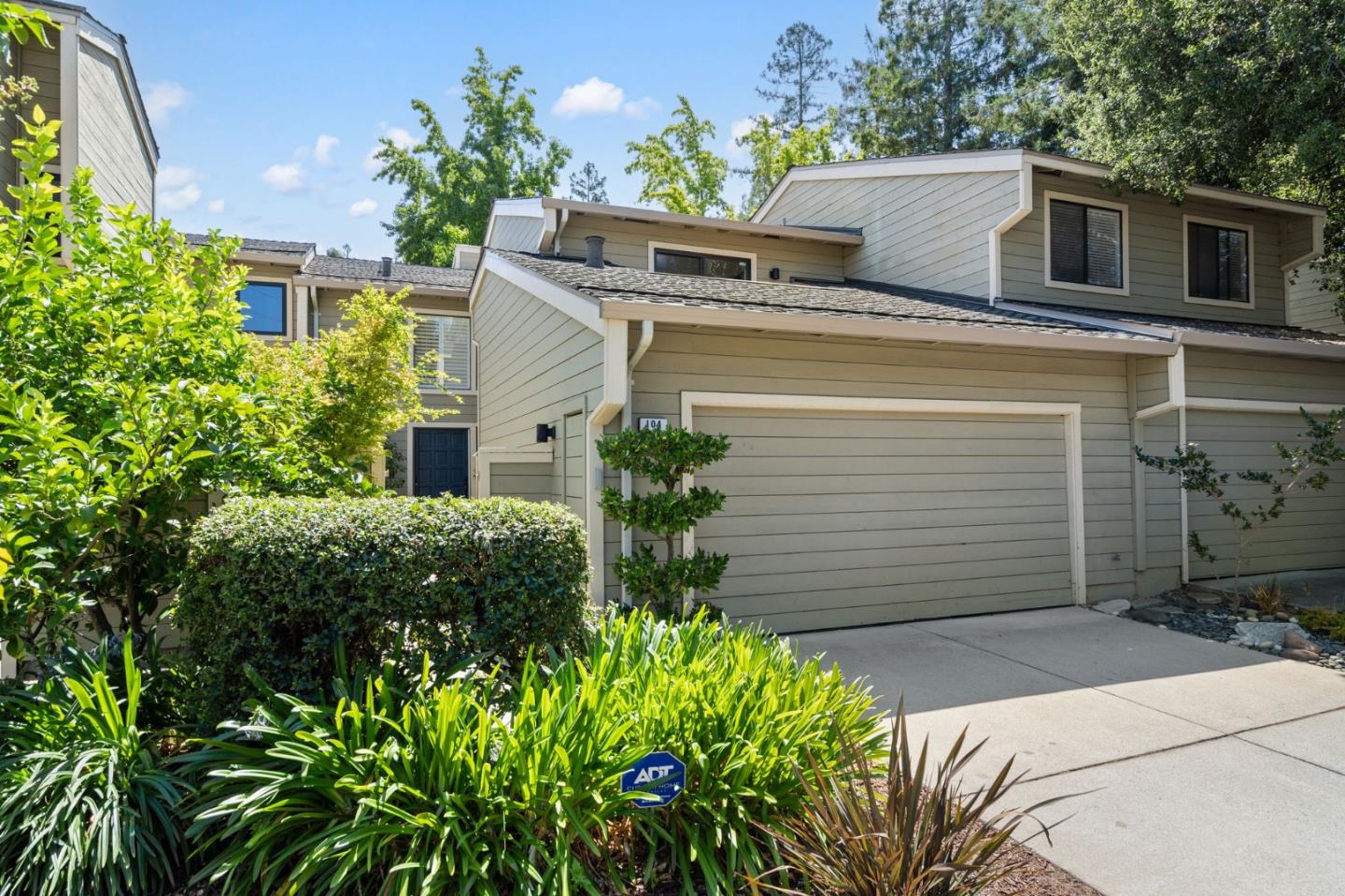 Detail Gallery Image 1 of 1 For 104 Oakland Pl, Los Gatos,  CA 95032 - 2 Beds | 2/1 Baths