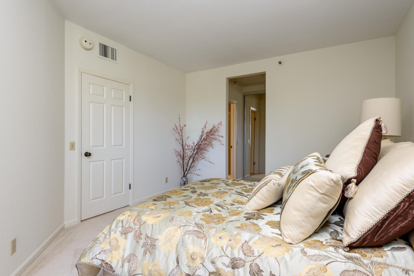 Detail Gallery Image 11 of 21 For 1 Baldwin Ave #701,  San Mateo,  CA 94401 - 1 Beds | 1 Baths