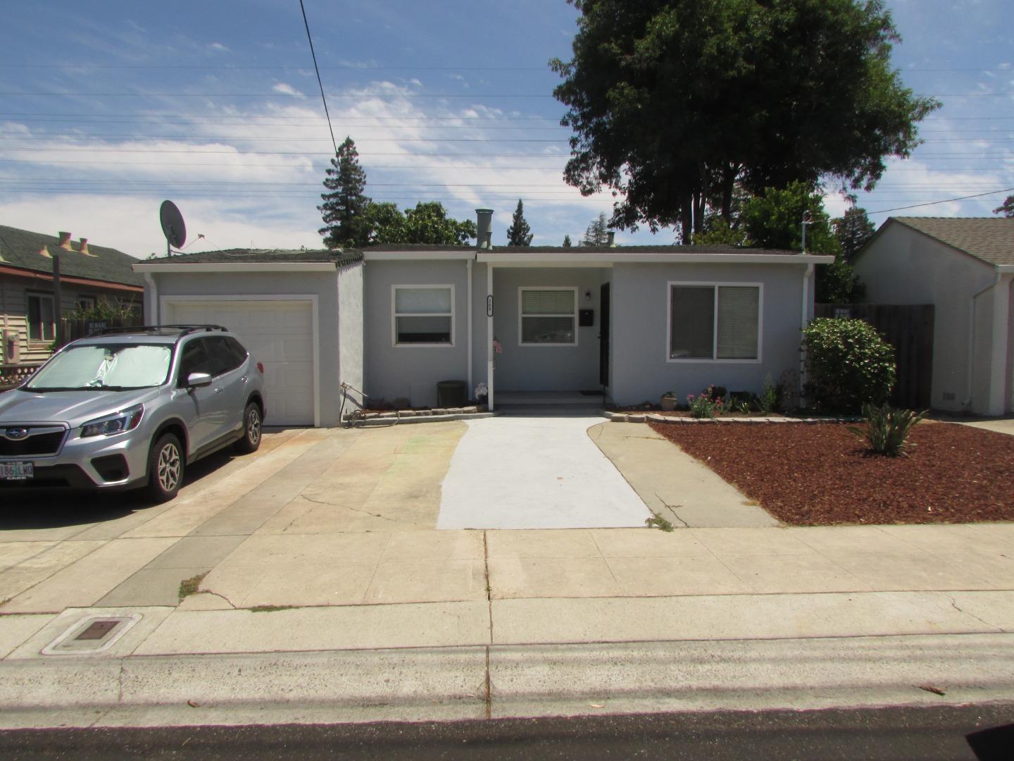 Detail Gallery Image 1 of 1 For 288 Bartlett Ave, Sunnyvale,  CA 94086 - 3 Beds | 1/1 Baths