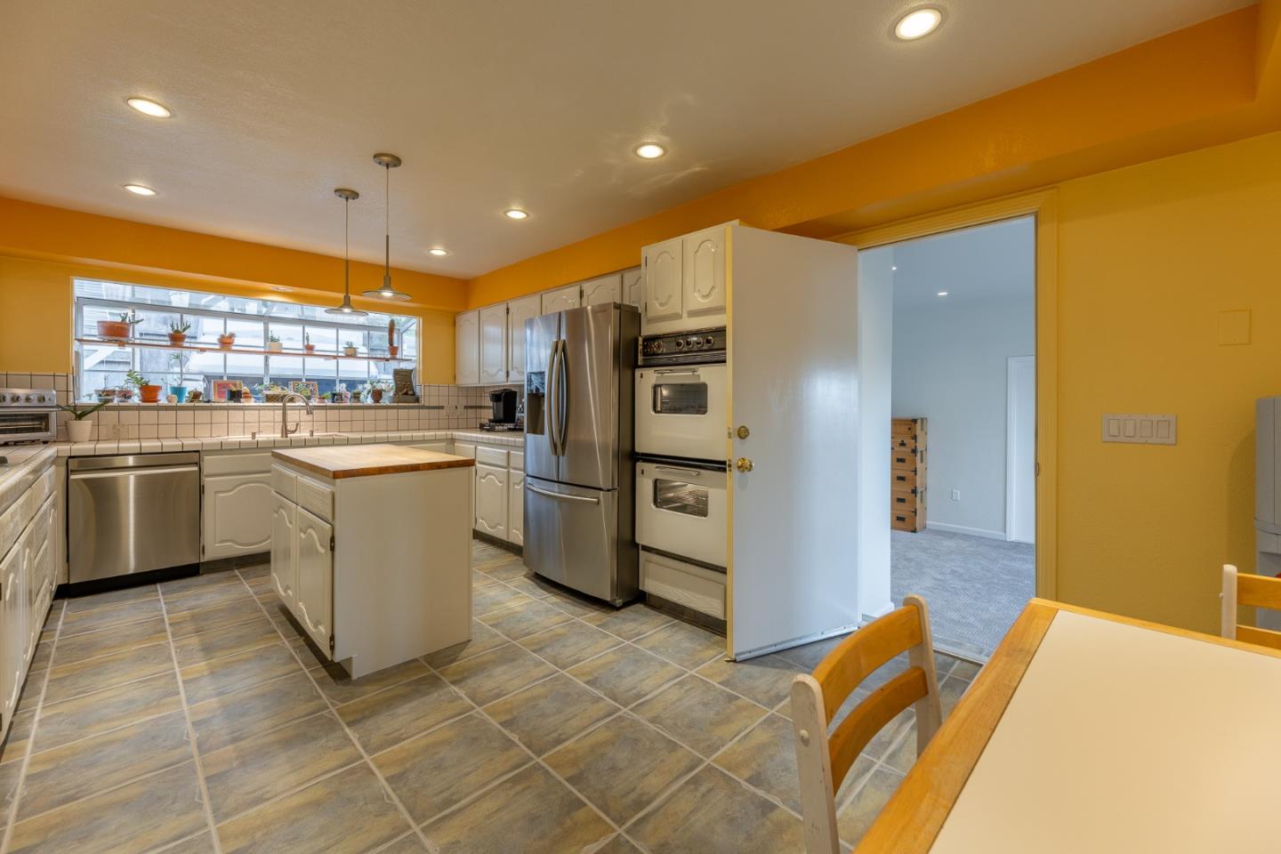 Detail Gallery Image 8 of 51 For 22511 Murietta Rd, Salinas,  CA 93908 - 3 Beds | 2 Baths