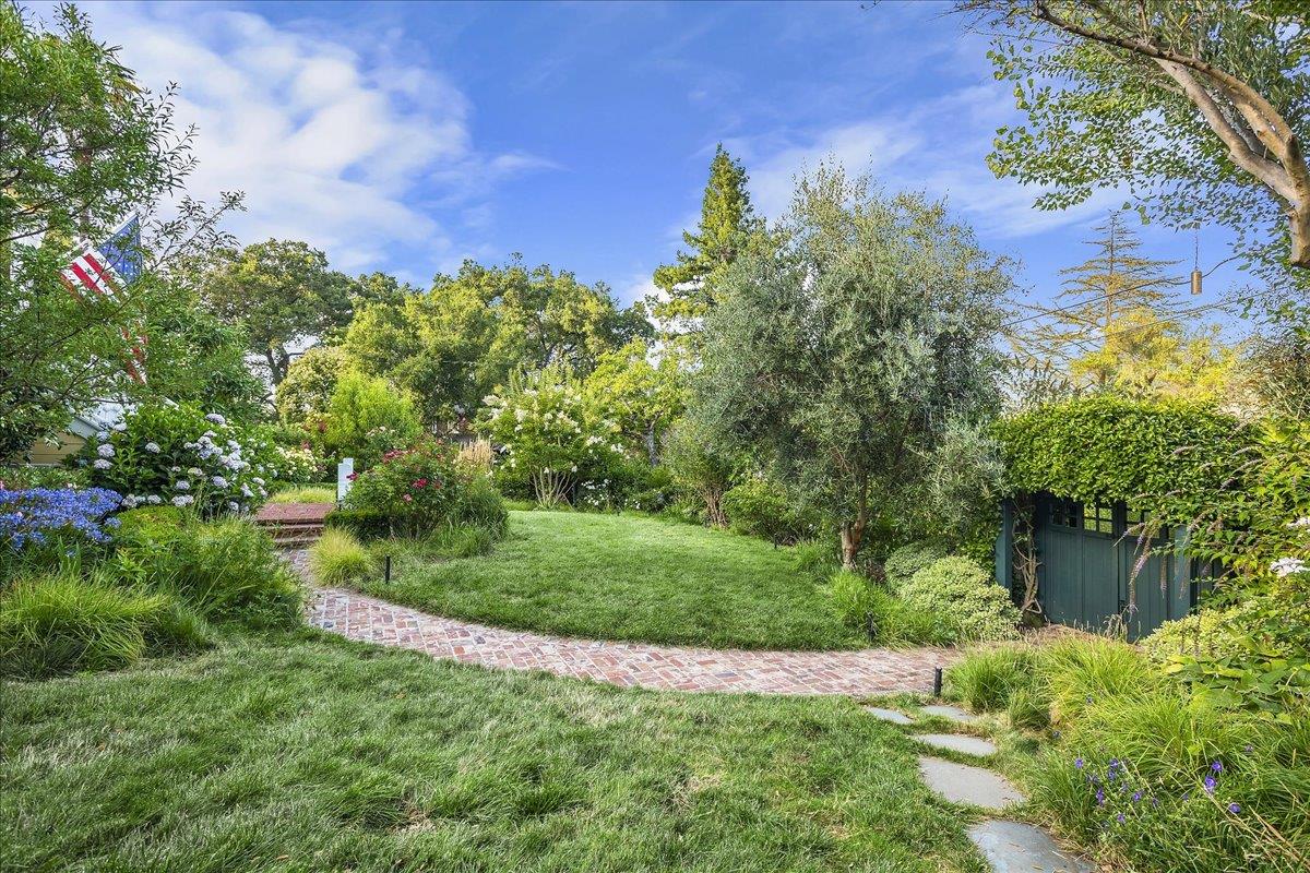 Detail Gallery Image 14 of 92 For 54 Chestnut Ave, Los Gatos,  CA 95030 - 5 Beds | 4/1 Baths