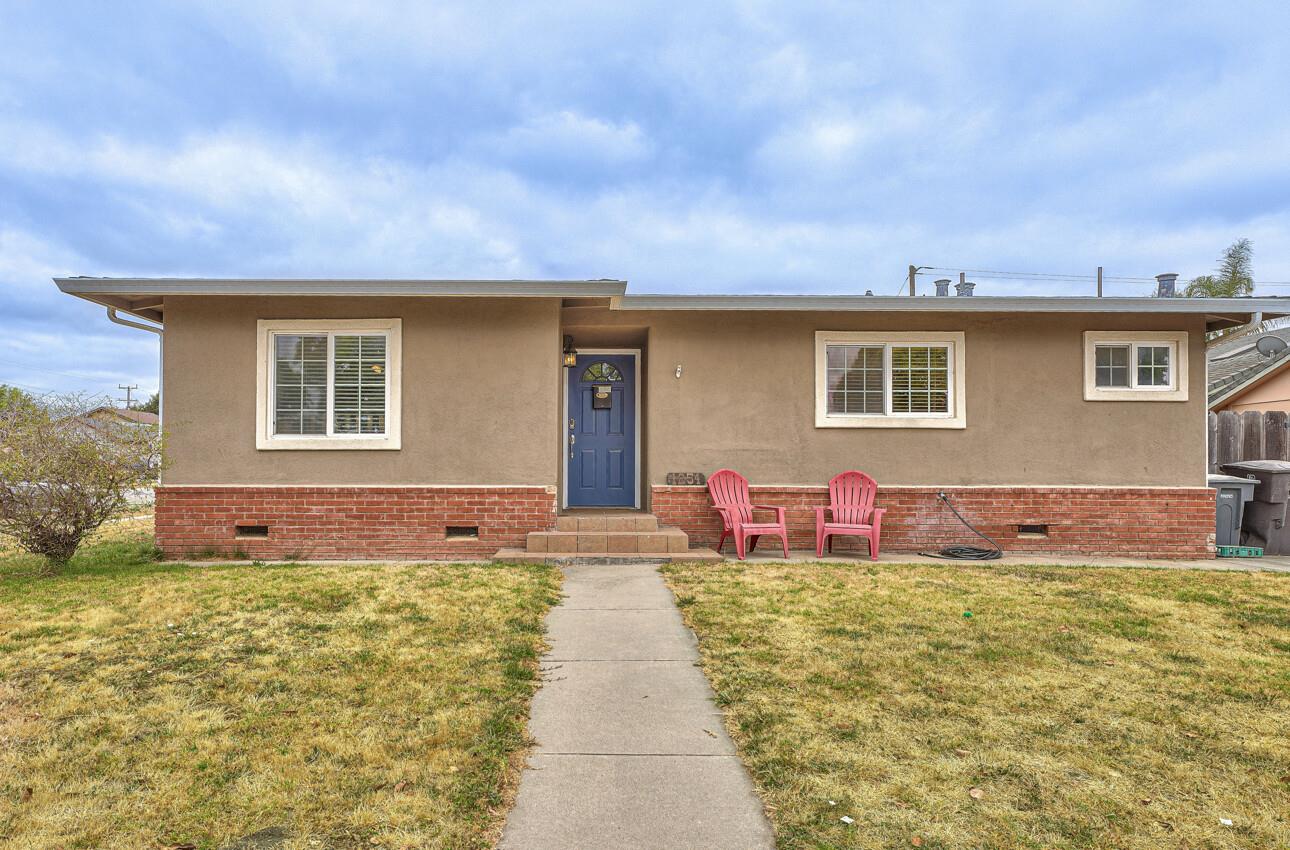 Detail Gallery Image 1 of 1 For 1254 Monroe St, Salinas,  CA 93906 - 3 Beds | 2 Baths