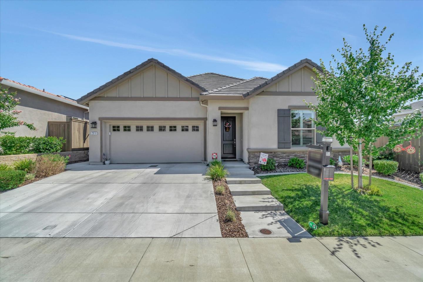 Detail Gallery Image 1 of 1 For 2916 Shady Acres Loop, Rocklin,  CA 95765 - 4 Beds | 3 Baths