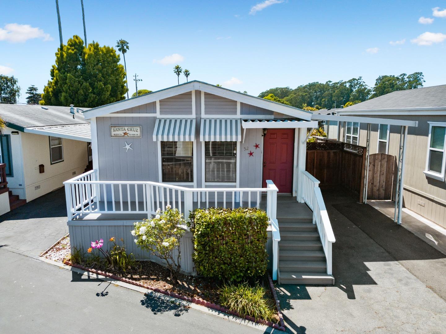 Detail Gallery Image 1 of 1 For 1555 Merrill St #52,  Santa Cruz,  CA 95062 - 2 Beds | 2 Baths